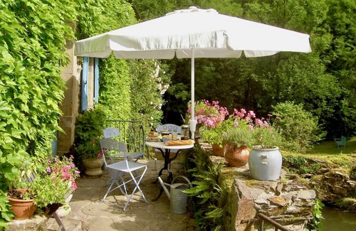 Requista Casa | Molino de agua romántica en entorno idílico