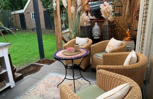 Den Ham Cama Y Desayuno | Romantisch Wellness Appartement met privé Hottub Sauna Gamesroom