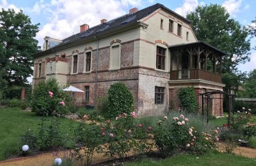 Laasow Casa | Romantische Ferienwohnung im Herrenhaus Wüstenhain Spreewald