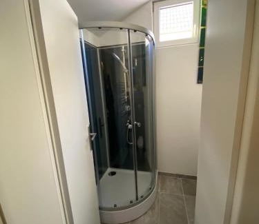 Wehrheim Apartamento | Romantisches Gästezimmer - Zentralgelegen