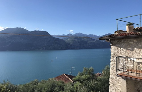 Brenzone sul Garda Casa | Romantisches Rustico mit Traumhaftem Seeblick in Sehr Ruhiger Lage