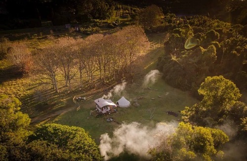 Ravensbourne Casa | Romany Wood is the perfect secluded weekend escape beside the creek & rainforest
