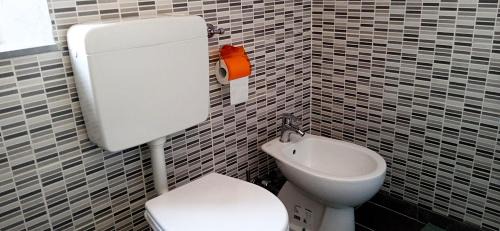 Livorno Apartamento | Rombolino Guesthouse-Free Parking