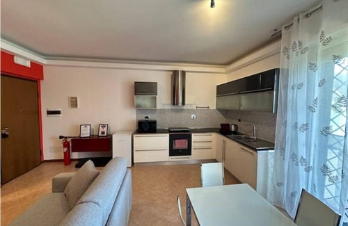 Zona XXX Castel Fusano Apartamento | (Rome-Infernetto) apt 4 guest,1bedr+ 280sqm terrace