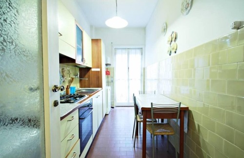 Quartiere XX Ardeatino Apartamento | Roma: La Maison Rouge