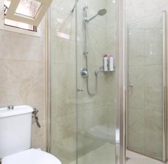 Haifa Apartamento | ROMSUITES - German colony main street, Bahai gardens, City Centr