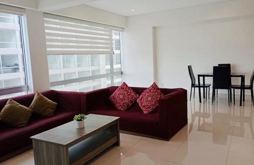 Los Alpes Apartamento | Romulo OFarril 2parking-3BR-2BA