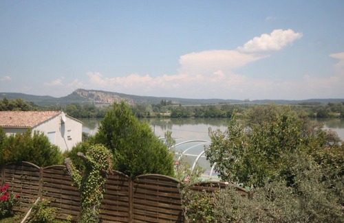 Saint-Etienne-des-Sorts Casa | Rona, Comfortable house with views of the Rhone