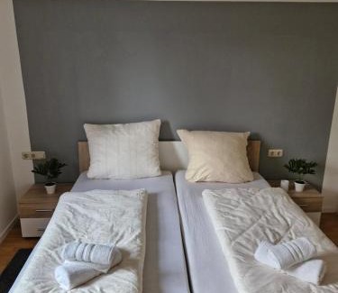Celle Casa | Ronahi`s Hotel & Pansion