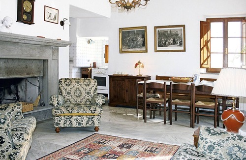 Greve in Chianti Apartamento | Rondini by Interhome