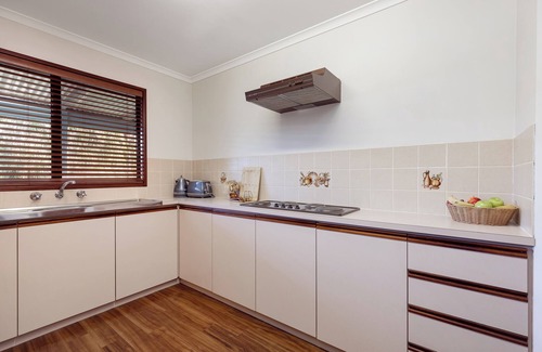 Preston Beach Casa | Roo with a View by Swan BnB Management