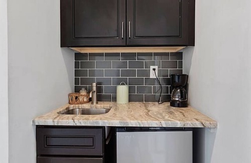 South Philadelphia Casa | Roof Deck Oasis Top Rated Airbnb near PENN & CHOP
