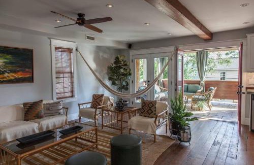 Thomas Square Casa | Roof Terrace Oasis