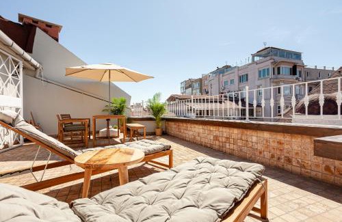 Cihangir Apartamento | Roof top, close to Taksim, with private terrace