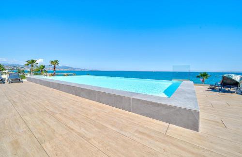 Villeneuve Loubet Beach Apartamento | Rooftop 3 pièces avec Piscine face mer