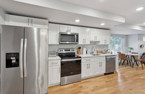 Brewerytown Apartamento | Rooftop/5min Museum of Art/3BD3BA/Patio/King/ Free Parking/10min Liberty Bell