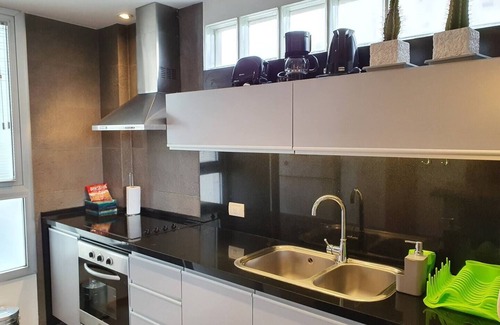 Chacarita Apartamento | Rooftop apartment, great views ! Outdoor balcony shower!
