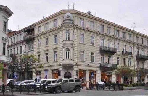 mtatsminda Apartamento | Rooftop Blue Apartment at Rustaveli Avenue