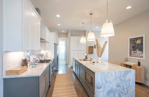 Hadley - Washington Casa | Rooftop City Views, Garage, Near Bway