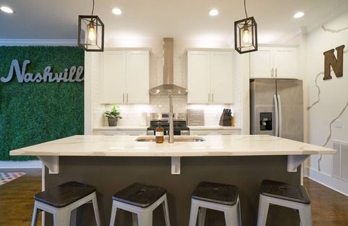 Cleveland Park Casa | ★Rooftop Deck ★4BR/4BA 3mi to Broadway
