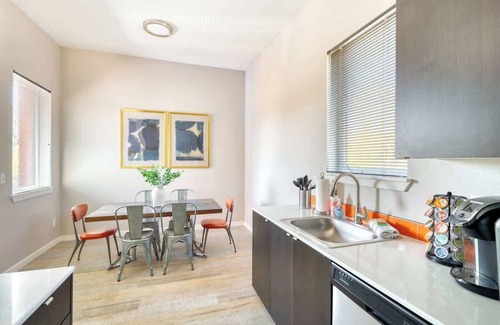 Hosford-Abernethy Apartamento | Rooftop Deck City Views Hawthorne 4BR