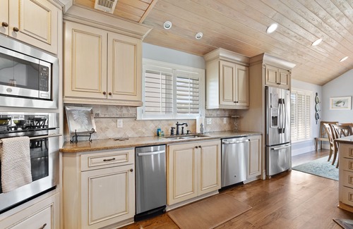Beaufort Casa | Rooftop Deck w/ 360 views just across from beach access