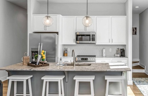 Nashville Casa | Rooftop Deck w/ Grill/Golf!10min to Ole Opry & DT!