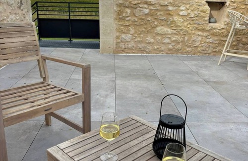 Saint-Christoly-Medoc Apartamento | Rooftop gîte amidst the vines