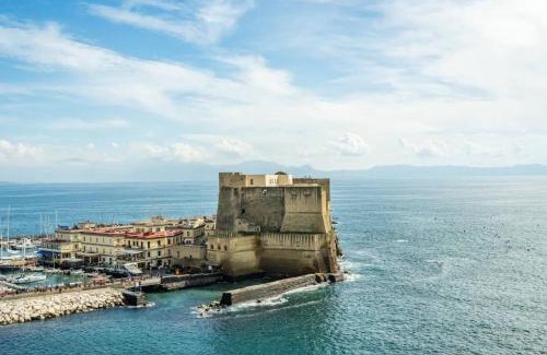 San Ferdinando Apartamento | Rooftop in front of the Castle