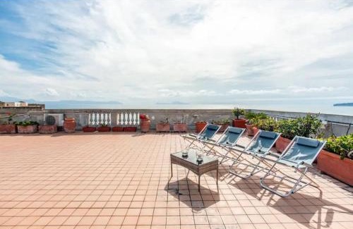 San Ferdinando Apartamento | Rooftop in front of the Castle