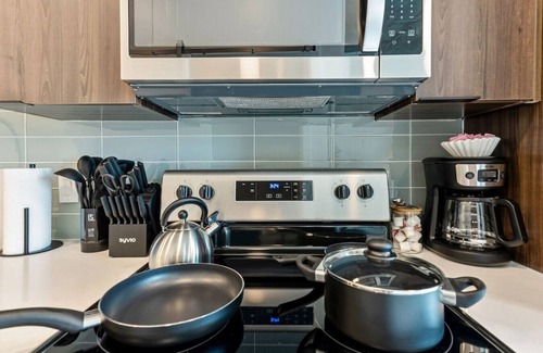 Rio Grande Apartamento | Rooftop Pool + Hot tub | Gym | King Bed | Parking