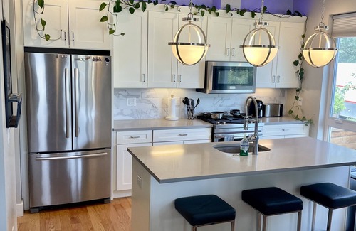 Sloan Lake Casa | Rooftop + pool table + hot tub near Broncos Stadium!