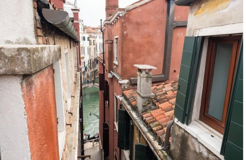 Castello Casa | Vista de la torre de San Marco en la azotea