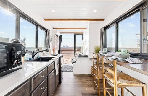 Tulare Casa | Rooftop Spa! Tiny Home on the Farm with Gym