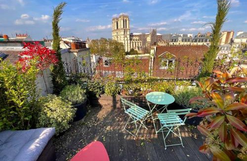 Sorbonne Apartamento | Rooftop Triplex with Garden at Notre Dame