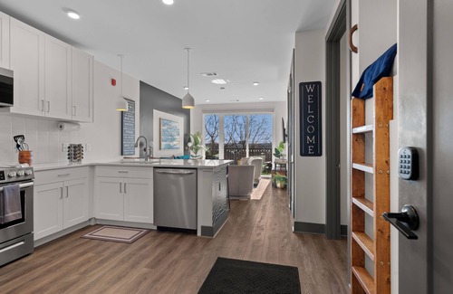 Rolling Mill Hill Condominio | Rooftop Views, Downtown, Gym, Best Restaurants, In Nashville Close to Cordelle