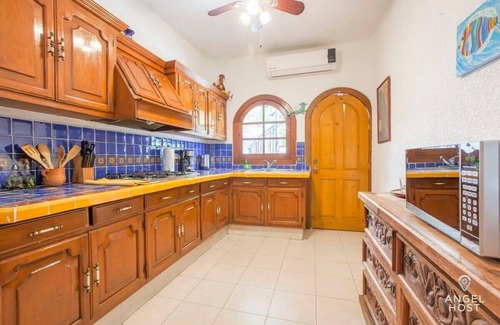Lomas de Palmira Apartamento | Rooftop Views & Sunsets, Steps to the Malecón