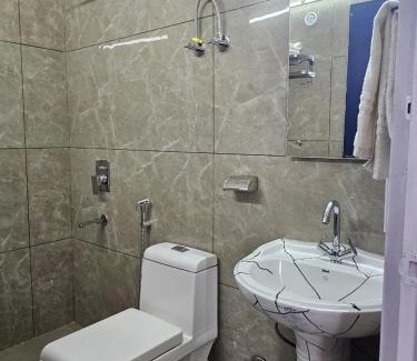 Faridabad Apartamento | Rooftop With Pool Party 3BHK Luxury Space