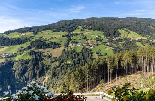 Hainzenberg Apartamento | Room '16 En Suite' with Mountain View, Shared Terrace and Wi-Fi