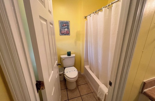 Topsail Beach Hotel | Room #311 Standard 1 King Bed Pets Yes