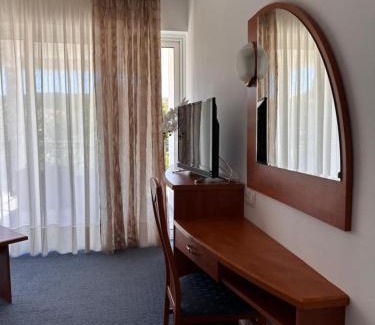 Kampor Cama Y Desayuno | 'ROOM 6' - breakfast included