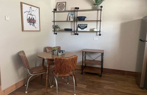 Eagle Nest Cabina | Room 7: Cozy Nest 15 Minutes from Red River/ Angel Fire