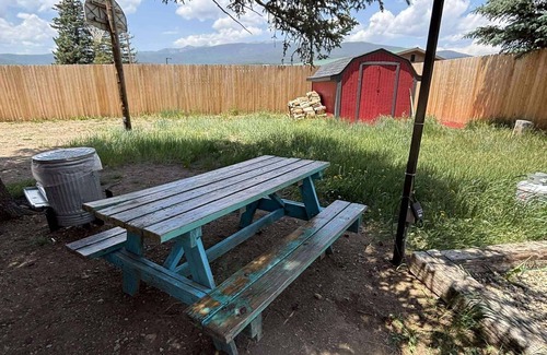 Eagle Nest Cabina | Room 9: Fisherman's Bunk - 15 minutes from Red River/Angel Fire