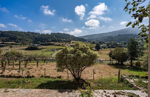 Mondonedo Apartamento | Room A Figueira in Mondoñedo with Mountain Views, Shared Terrace, and Wi-Fi