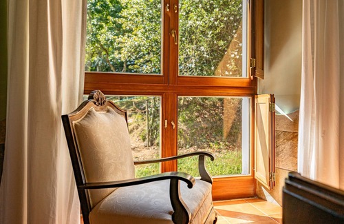 Mondonedo Apartamento | Room A Penela in Mondoñedo with terrace, shared garden, and Wi-Fi