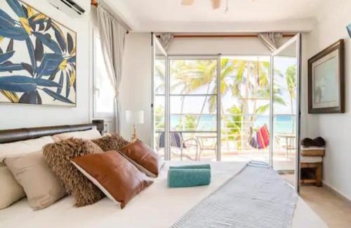 El Cortecito Casa | Room beach-front with private bathroom -Adults only