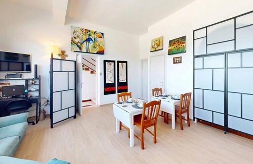 Briatico Cama Y Desayuno | Habitación 'Camera Viola' con balcón, Wi-Fi y aire acondicionado