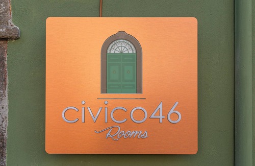 Santa Maria di Licodia Apartamento | Room 'Civico 46 - Yellow' with Shared Terrace, Wi-Fi and Air Conditioning