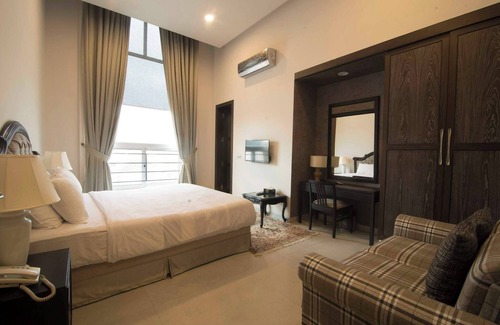 F-7 Sector Casa | Room-cozy Guest Room F-7 Markaz Islamaba