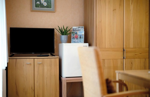 Elzach Apartamento | Habitación 'Doppelzimmer Gänseblümchen' con terraza privada, jardín compartido y Wi-Fi